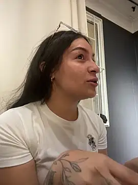 Alyha Cortes online show from October 2025 01:23:04 PM