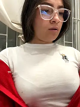 Alyha Cortes online show from November 2025 12:30:01 AM