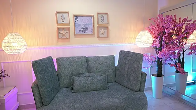 Snapshot of LoonaNyx chatting on September 2025 11:32:02 AM LoonaNyx online show from September 2025 11:32:02 AM