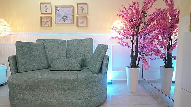 Snapshot of LoonaNyx chatting on September 2025 11:33:02 AM LoonaNyx online show from September 2025 11:33:02 AM