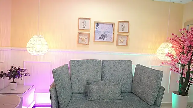 Snapshot of LoonaNyx chatting on September 2025 11:33:01 AM LoonaNyx online show from September 2025 11:33:01 AM