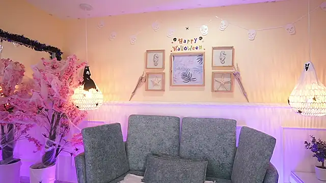 Snapshot of LoonaNyx chatting on October 2025 11:35:01 AM LoonaNyx online show from October 2025 11:35:01 AM