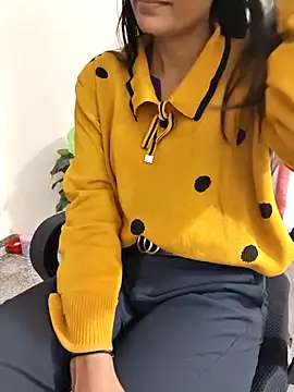 Shalu G online show from November 2025 01:23:01 PM