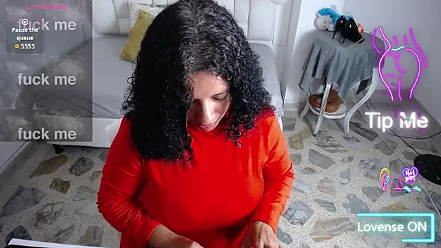 Snapshot of michel_rous_ chatting on April 2026 01:06:02 PM michel rous online show from April 2026 01:06:02 PM