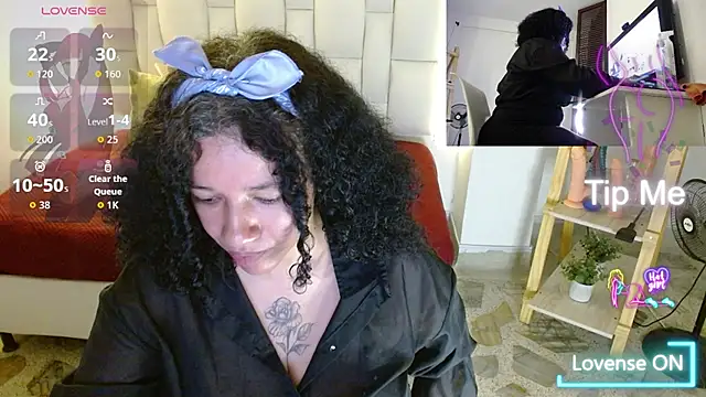 Snapshot of michel_rous_ chatting on May 2026 04:45:01 PM michel rous online show from May 2026 04:45:01 PM