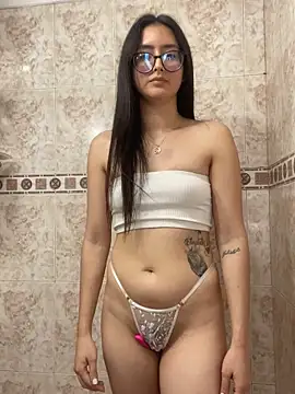 Snapshot of Just_Isaa chatting on September 2025 12:34:01 AM Just Isaa online show from September 2025 12:34:01 AM