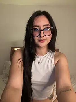 Snapshot of Just_Isaa chatting on November 2025 01:40:01 AM Just Isaa online show from November 2025 01:40:01 AM