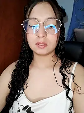 Mia   15 online show from November 2025 01:15:01 AM