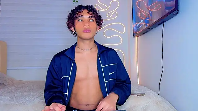 Snapshot of Aaron_Wiinter chatting on October 2025 10:47:02 PM Aaron Wiinter online show from October 2025 10:47:02 PM