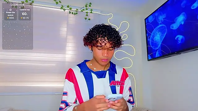 Snapshot of Aaron_Wiinter chatting on February 2026 07:30:02 PM Aaron Wiinter online show from February 2026 07:30:02 PM