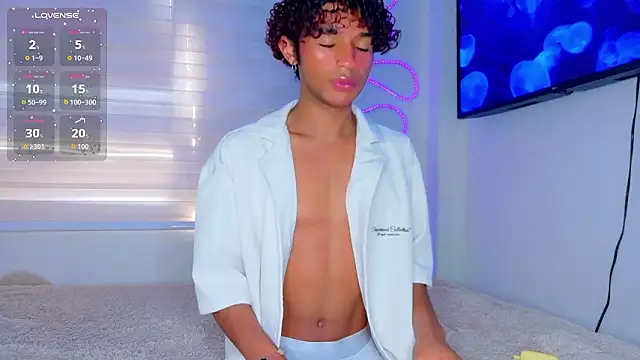 Snapshot of Aaron_Wiinter chatting on February 2026 04:55:01 PM Aaron Wiinter online show from February 2026 04:55:01 PM