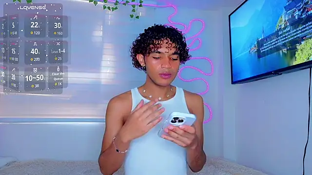 Aaron Wiinter online show from March 2026 07:54:01 PM