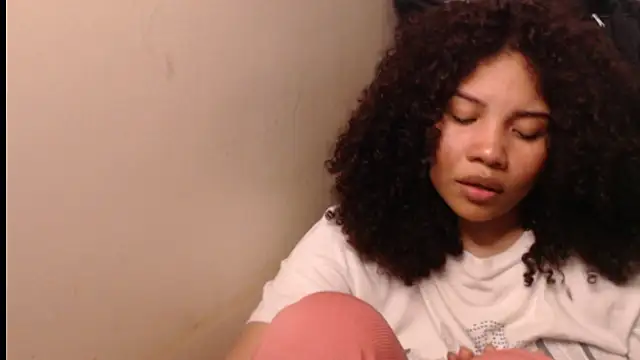 Snapshot of madelene chatting on December 2025 03:12:02 AM madelene online show from December 2025 03:12:02 AM