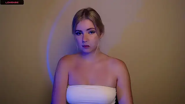 AliceHotty  online show from October 2025 01:58:01 PM