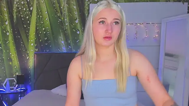 HollyTailors online show from November 2025 06:29:02 AM