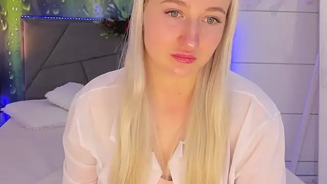 HollyTailors online show from January 2026 06:51:02 AM