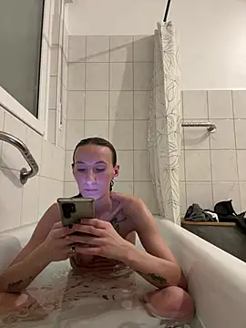 Emilia Mausi online show from March 2026 08:15:01 PM