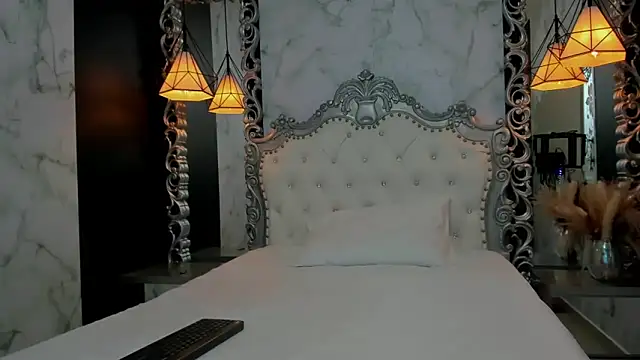 naughty milf4u  online show from October 2025 09:00:02 PM