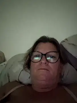 Snapshot of Delphineben chatting on September 2025 07:08:01 PM Delphineben online show from September 2025 07:08:01 PM