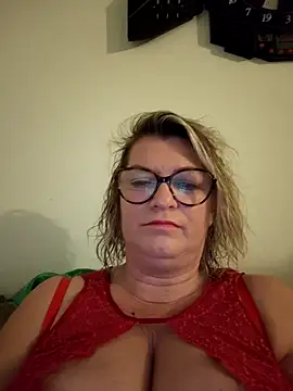Snapshot of Delphineben chatting on January 2026 06:57:02 PM Delphineben online show from January 2026 06:57:02 PM