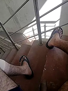 monty935 online show from November 2025 05:50:01 AM