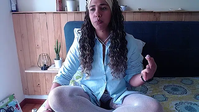 IVONNE COLLINS33 online show from September 2025 01:34:02 PM