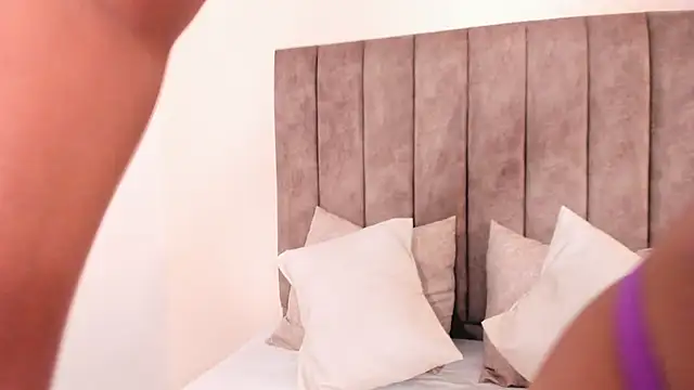 scarlett buunny online show from November 2025 04:00:01 AM