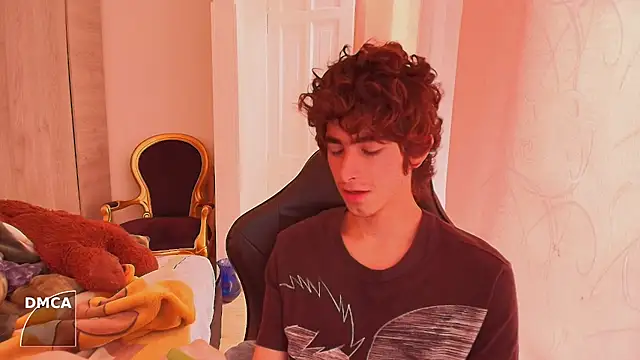 Nude Boy18 online show from October 2025 04:26:02 PM