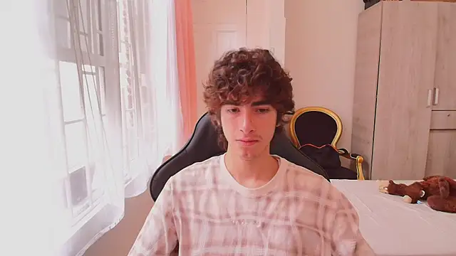 Nude Boy18 online show from October 2025 03:32:01 PM