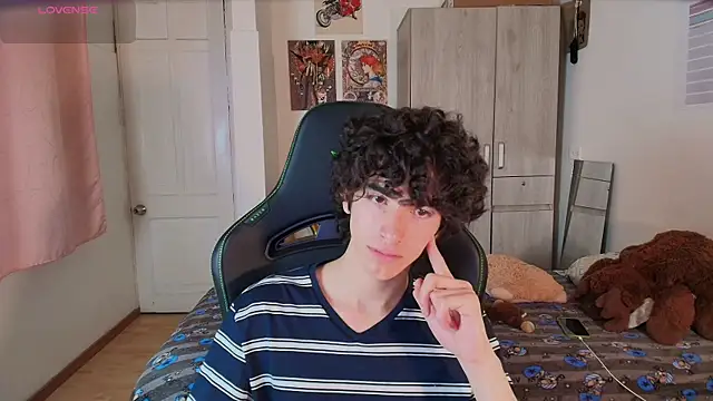 Nude Boy18 online show from April 2026 11:23:01 AM