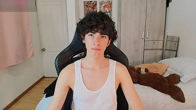 Nude Boy18 online show from May 2026 01:55:01 AM