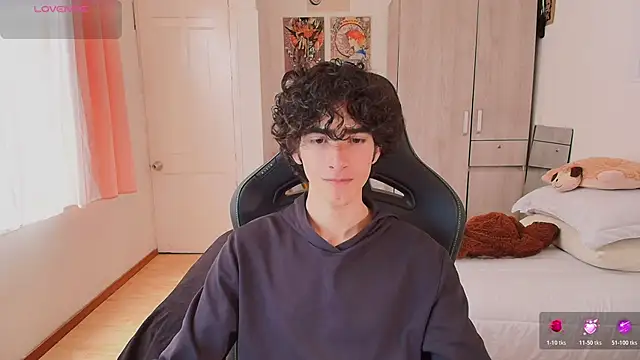 Nude Boy18 online show from May 2026 06:39:01 PM