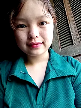 XoiXoi232 online show from October 2025 12:31:02 AM