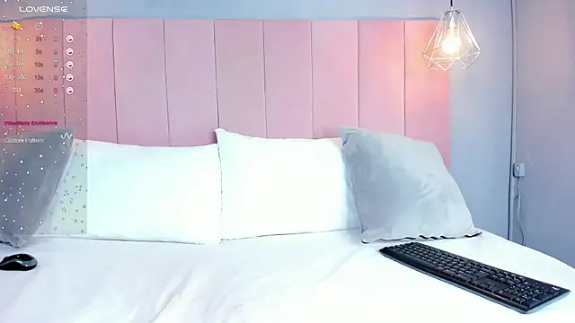 Cloe Black online show from October 2025 04:40:01 AM