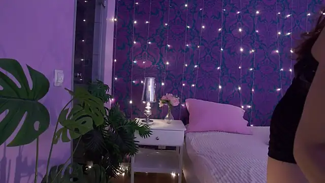 Snapshot of CherrRoses chatting on October 2025 04:19:02 PM CherrRoses online show from October 2025 04:19:02 PM