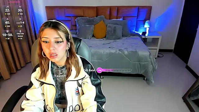 Catti Brie online show from September 2025 11:35:01 AM