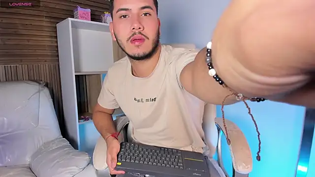 Axel grey  online show from October 2025 12:25:02 PM