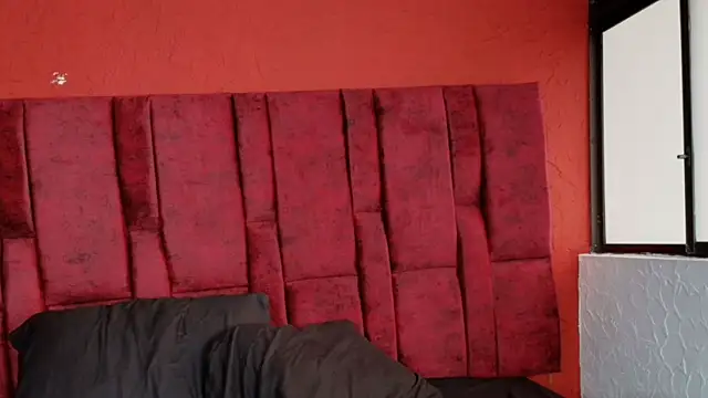 Snapshot of LilithVibe_ chatting on December 2025 02:24:02 PM LilithVibe online show from December 2025 02:24:02 PM