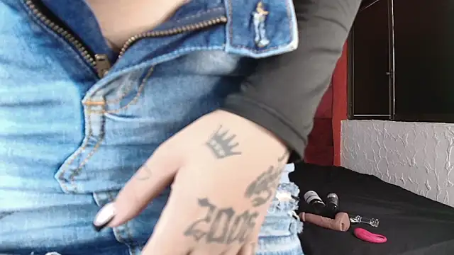 Snapshot of LilithVibe_ chatting on February 2026 03:55:01 PM LilithVibe online show from February 2026 03:55:01 PM