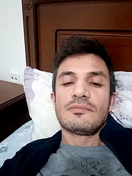 Snapshot of OGUZOZAN chatting on September 2025 08:20:01 PM OGUZOZAN online show from September 2025 08:20:01 PM