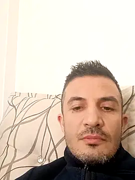 Snapshot of OGUZOZAN chatting on October 2025 07:40:02 AM OGUZOZAN online show from October 2025 07:40:02 AM