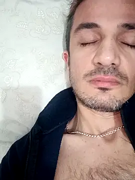 Snapshot of OGUZOZAN chatting on October 2025 11:17:01 PM OGUZOZAN online show from October 2025 11:17:01 PM