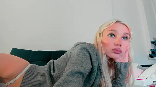 Snapshot of cuteleraay chatting on September 2025 08:21:02 PM cuteleraay online show from September 2025 08:21:02 PM