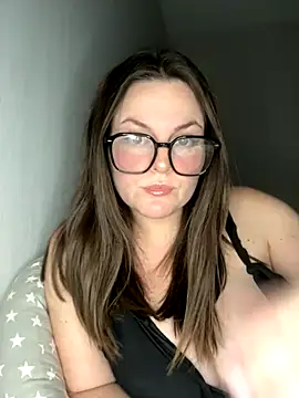 Snapshot of whitequeen_xxx chatting on November 2025 09:15:02 PM whitequeen xxx online show from November 2025 09:15:02 PM