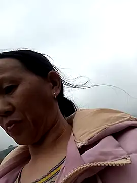 Snapshot of MaiHoa69 chatting on December 2025 02:42:01 AM MaiHoa69 online show from December 2025 02:42:01 AM