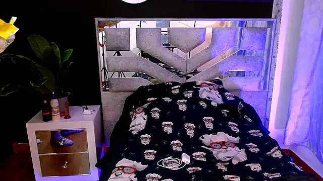 Snapshot of violet_bunnyy chatting on September 2025 03:09:02 AM violet bunnyy online show from September 2025 03:09:02 AM