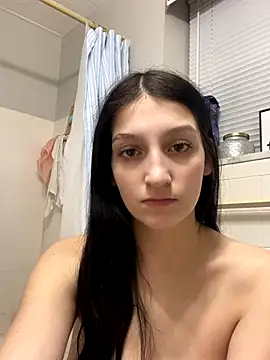 Snapshot of madsdeluxe chatting on December 2025 01:47:02 AM madsdeluxe online show from December 2025 01:47:02 AM