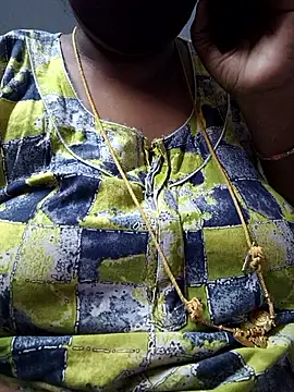 Snapshot of TAMIL_ELAKKIYA chatting on February 2026 04:09:01 AM TAMIL ELAKKIYA online show from February 2026 04:09:01 AM