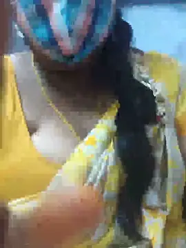 Snapshot of TAMIL_ELAKKIYA chatting on June 2026 05:23:01 PM TAMIL ELAKKIYA online show from June 2026 05:23:01 PM