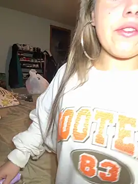 Snapshot of JuicyExxxperience chatting on September 2025 12:54:01 PM JuicyExxxperience online show from September 2025 12:54:01 PM